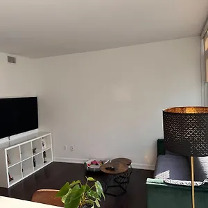  Apartment Downtown Canada