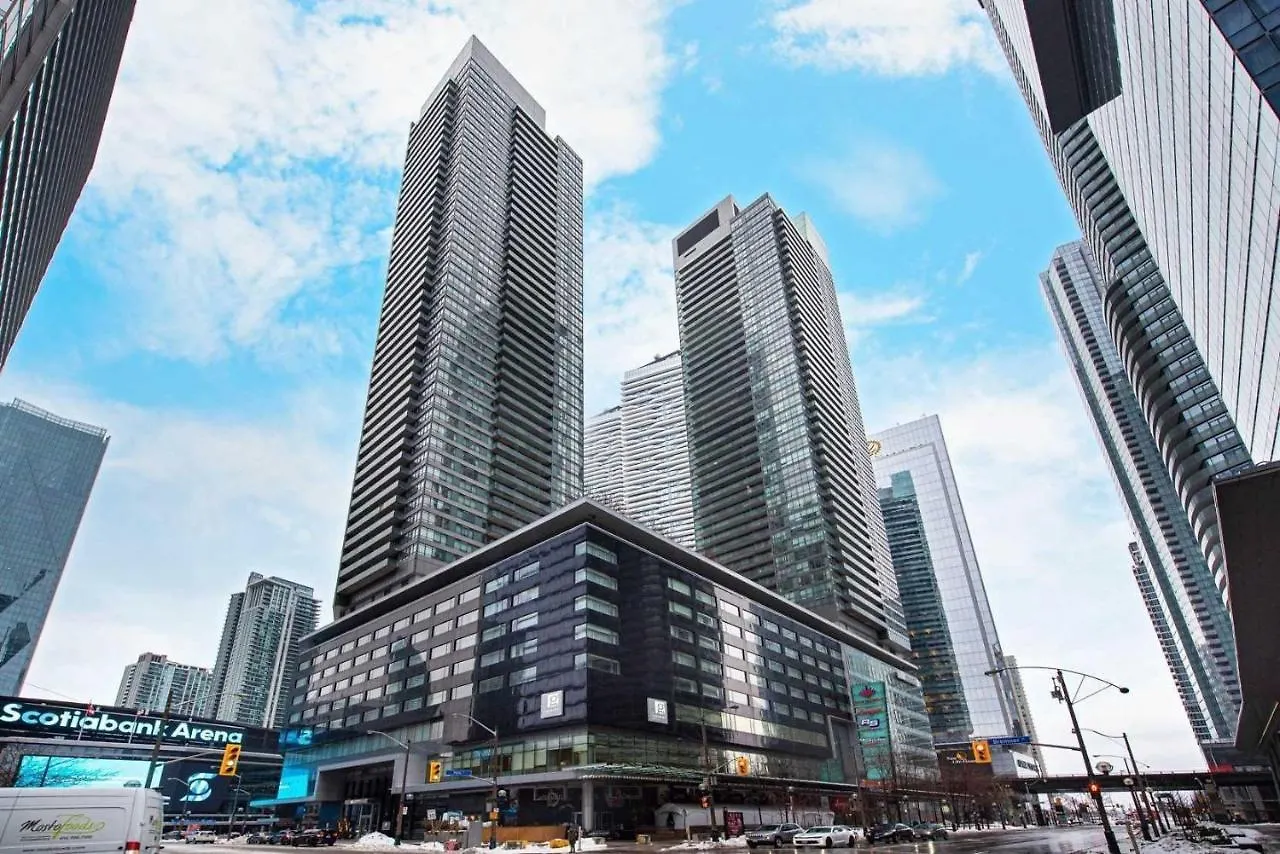 Luxury Downtown Toronto 2 Bedroom Suite With City And Lake Views And Free Parking 0*,