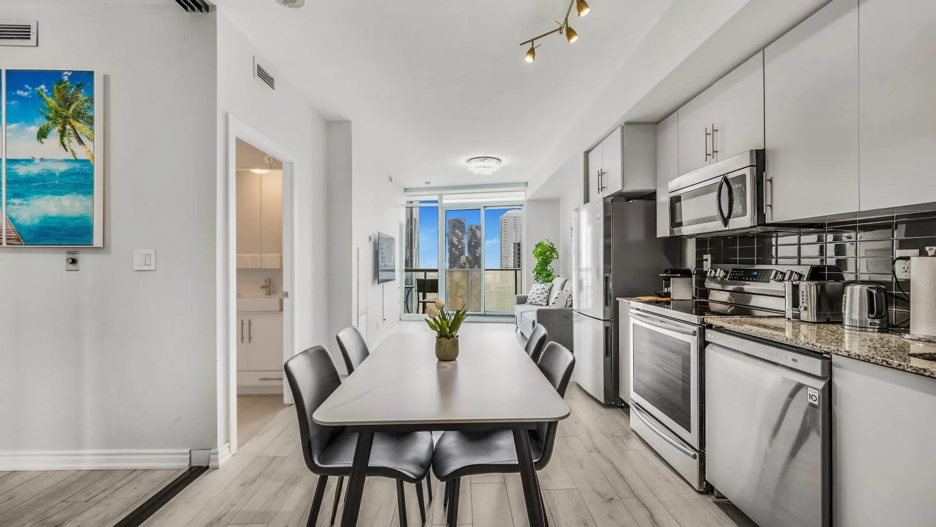 아파트 Luxury Downtown Toronto 2 Bedroom Suite With City And Lake Views And Free Parking